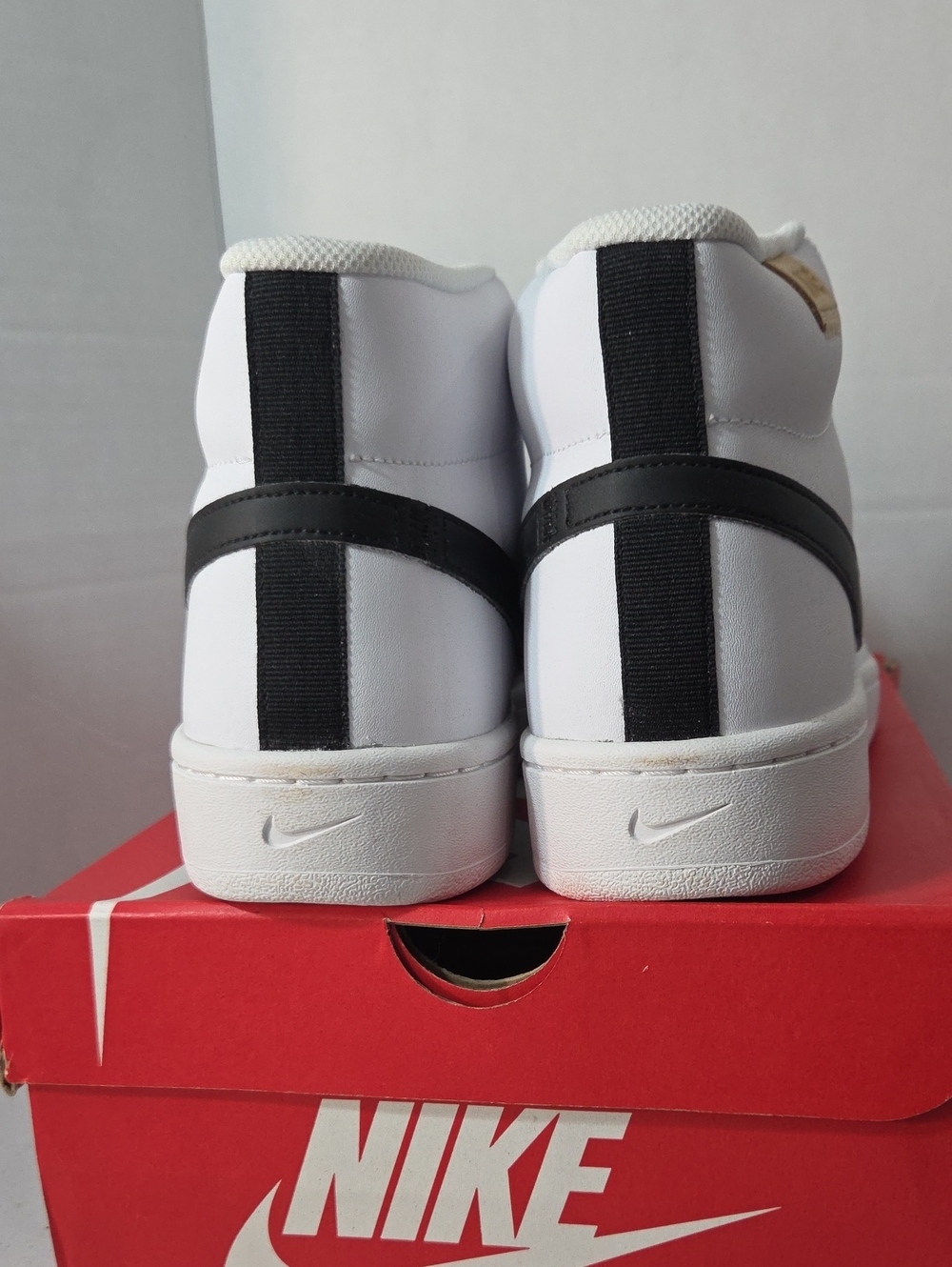 Nike Sz 13  Men’s White Sneakers with Black Swoosh NwB - Picture 4 of 5
